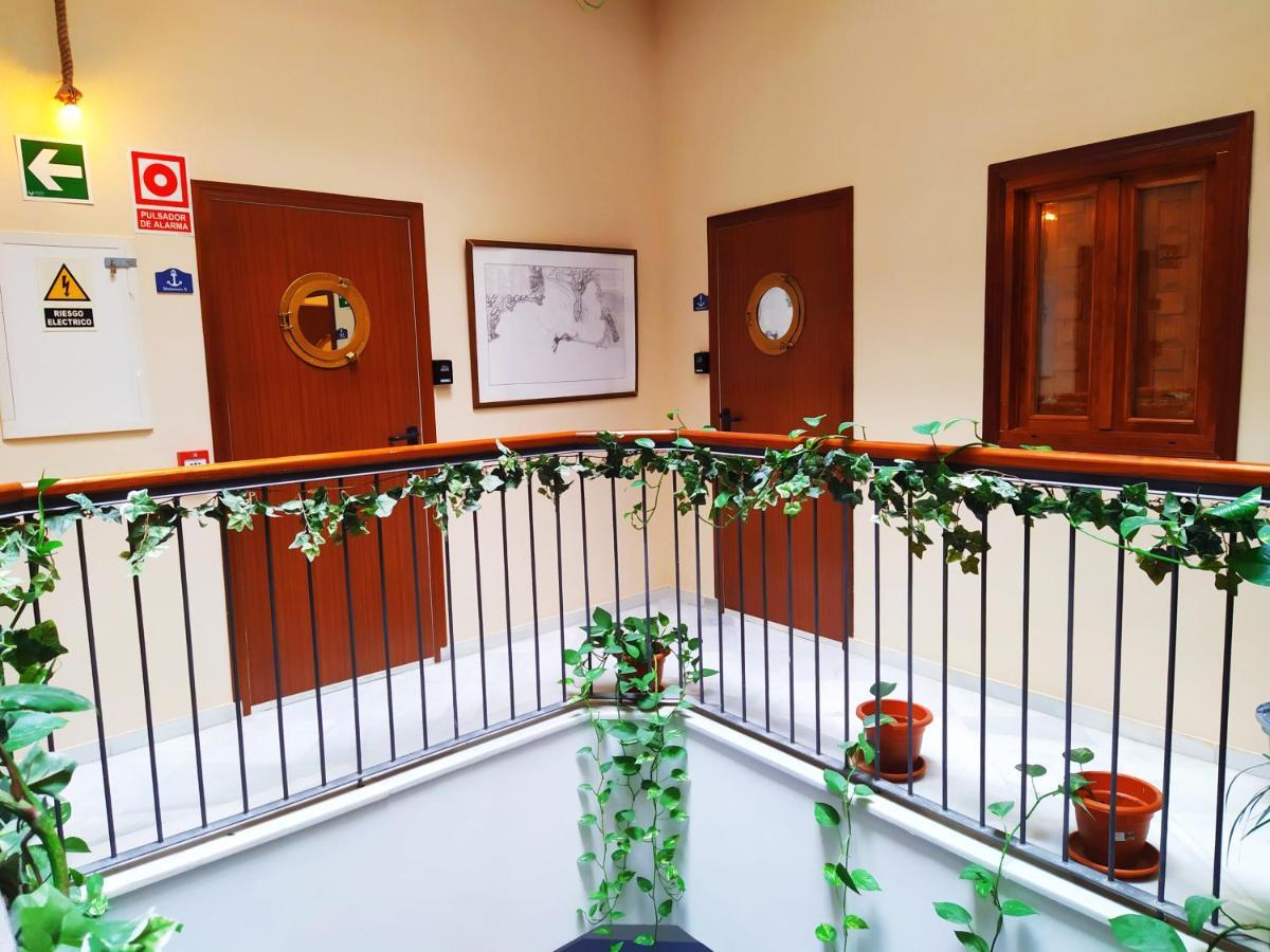 Hostal Casa Nautilus Cádiz Exterior photo